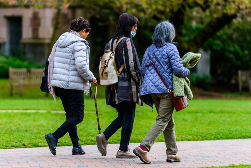 Why More Aging Adults Are Choosing Community Living to Further Education